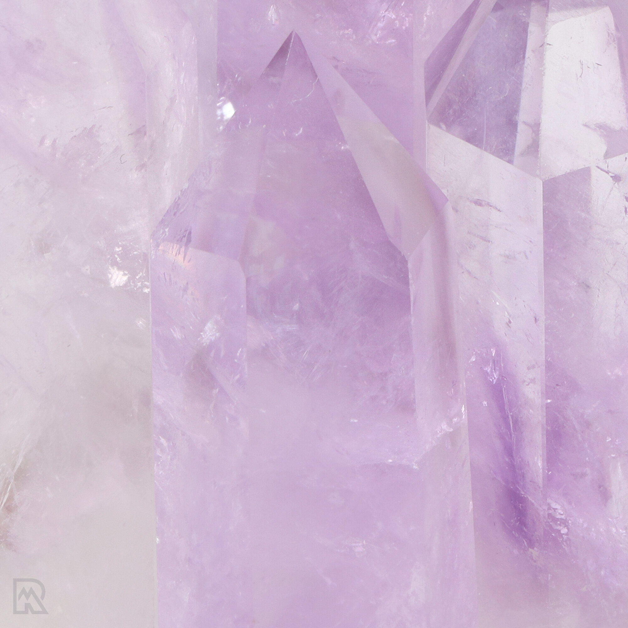 amethyst-cut-points-china-light-zoom