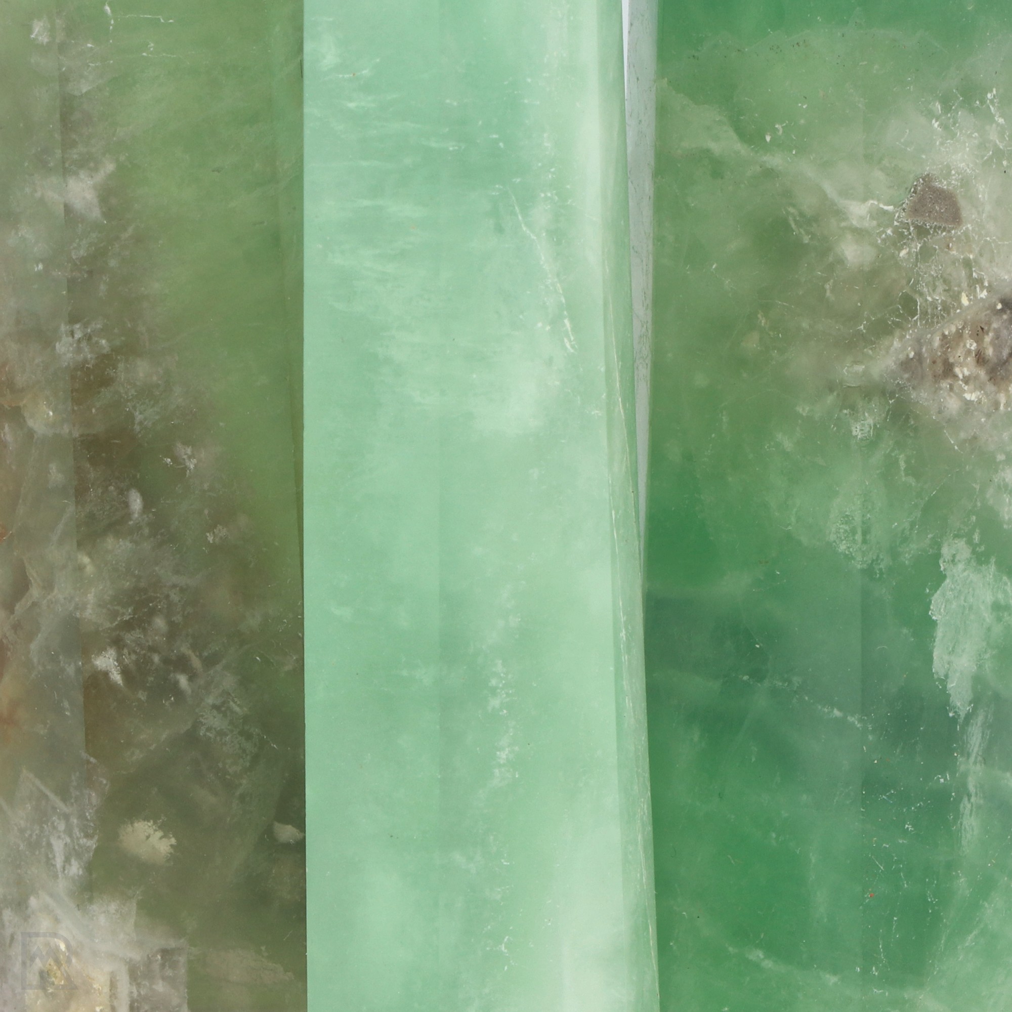 4188_green-fluorite-points-madagaskar_zoom