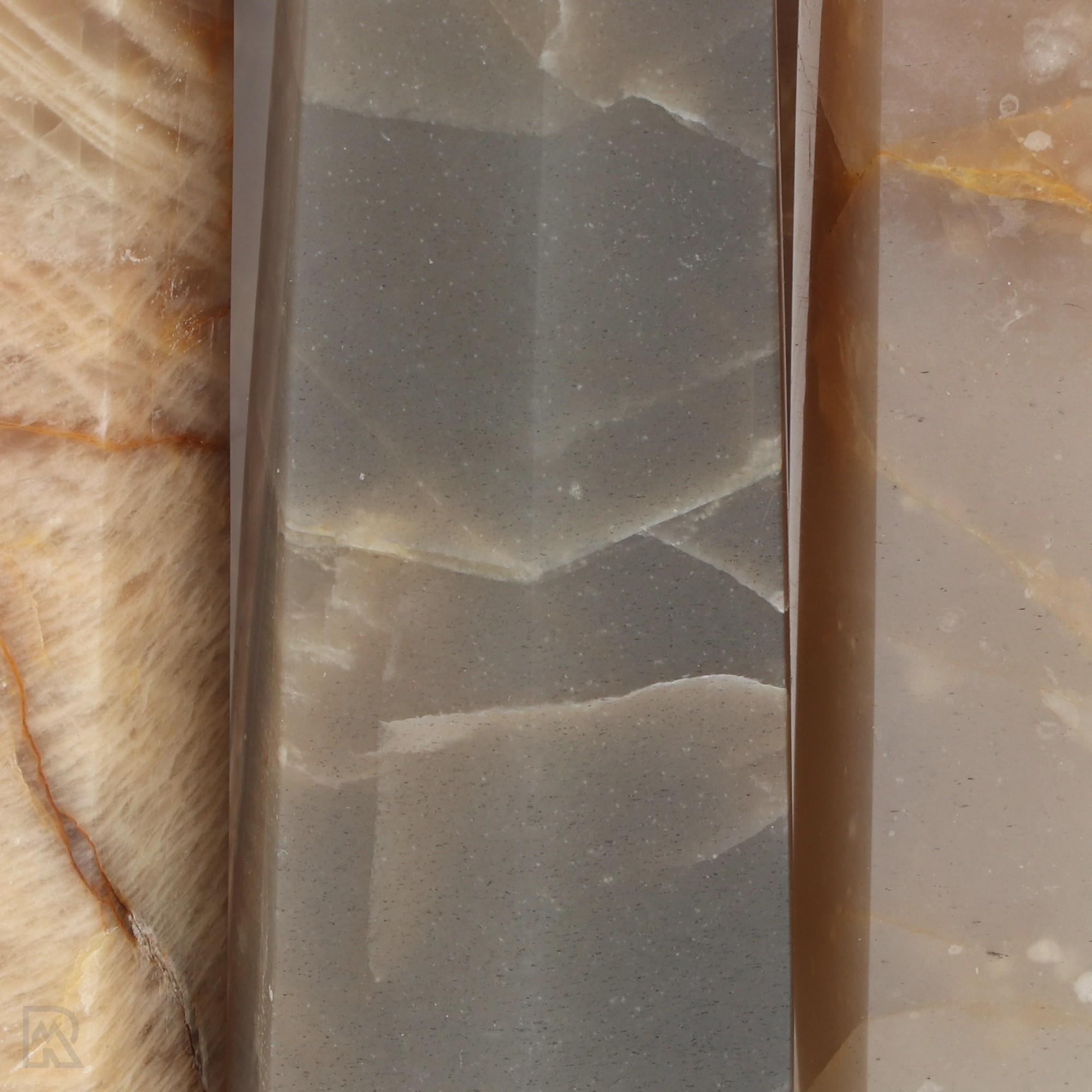 4190_dark-microcline-points-madagaskar_zoom