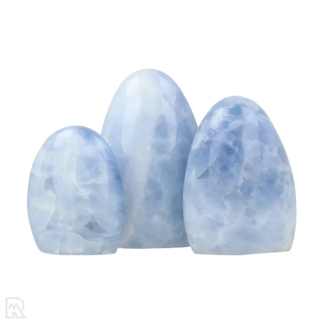 Blaue Calcit-Skulpturen