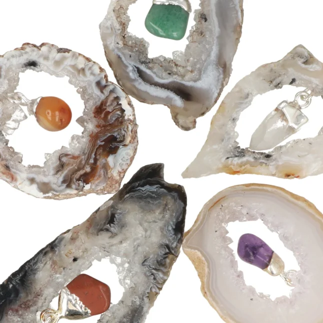 5486 agaat geode hanger met trommelsteen zoom