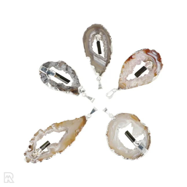 Agaat geode hanger met staande Toermalijn | Verzilverd