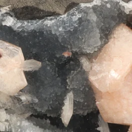 Chalcedoon met Stilbiet uit India met artikelnummer 18590