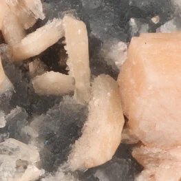Chalcedoon met Stilbiet uit India met artikelnummer 18593