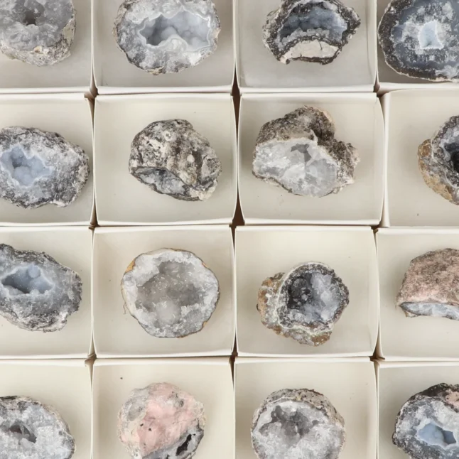 Chalcedon Geoden Verkaufsbox aus Mexiko mit der Artikelnummer 18756