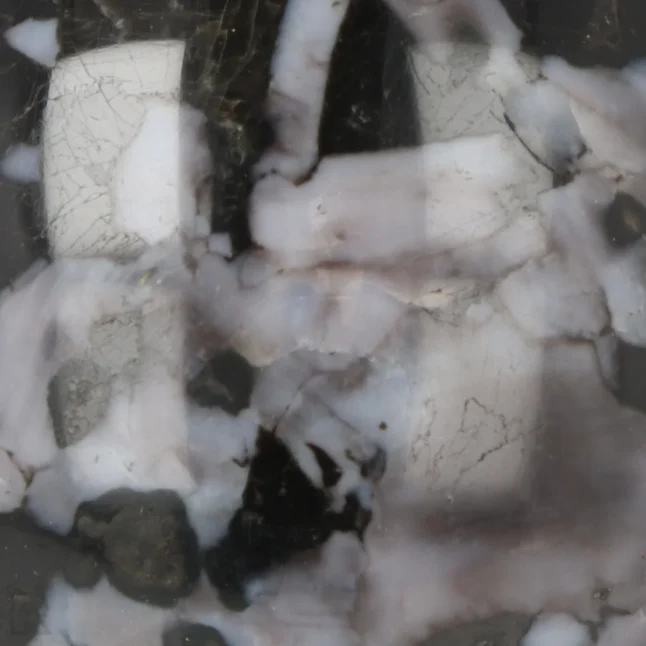 Gabbro-Kugel aus Madagaskar mit der Artikelnummer 19028