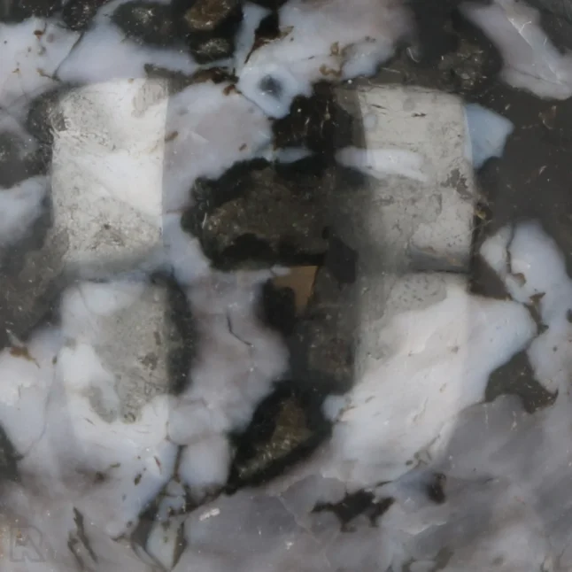 Gabbro-Kugel aus Madagaskar mit der Artikelnummer 19029
