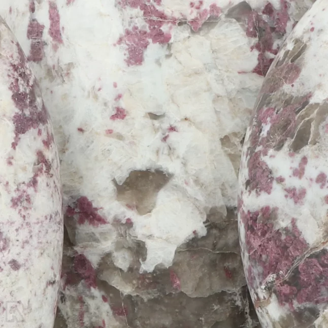 Roze Toermalijn in Kwarts Sculpturen - Image 2