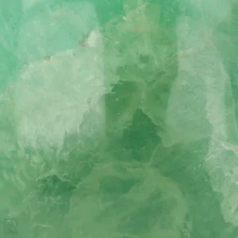 Grüne Fluorit-Skulptur aus Madagaskar mit der Artikelnummer 19832