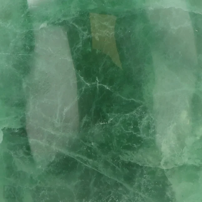 Grüne Fluorit-Skulptur aus Madagaskar mit der Artikelnummer 19836