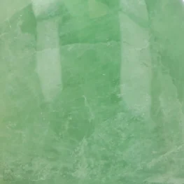 Groene Fluoriet Sculptuur uit Madagaskar met artikelnummer 21034