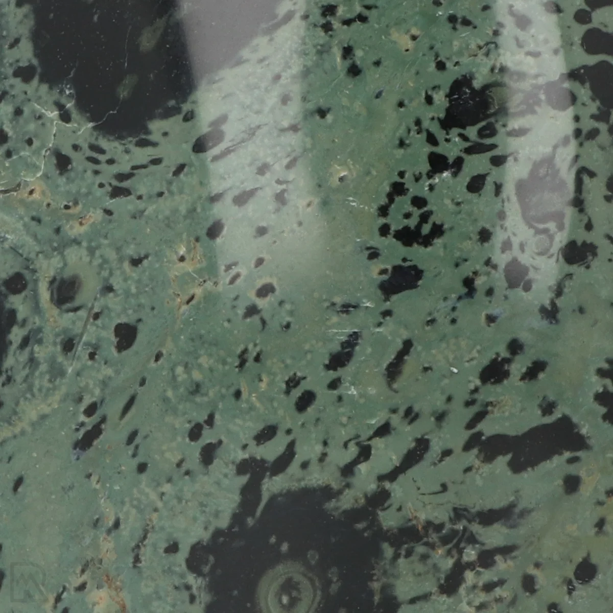 Kambaba Jaspis-Skulptur 2 Kambaba-Jaspis-Skulptur aus Madagaskar mit der Artikelnummer 21195