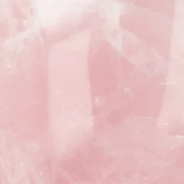 Rosenquarz einseitig geschliffen aus Madagaskar mit der Artikelnummer 21389