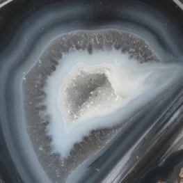 Agaat Geode Op Standaard uit Brazilië met artikelnummer 21452