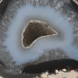 Agaat Geode op Standaard uit Brazilië met artikelnummer 21567