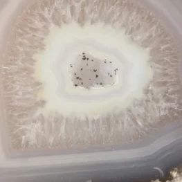 Agaat Geode op Standaard uit Brazilië met artikelnummer 21612