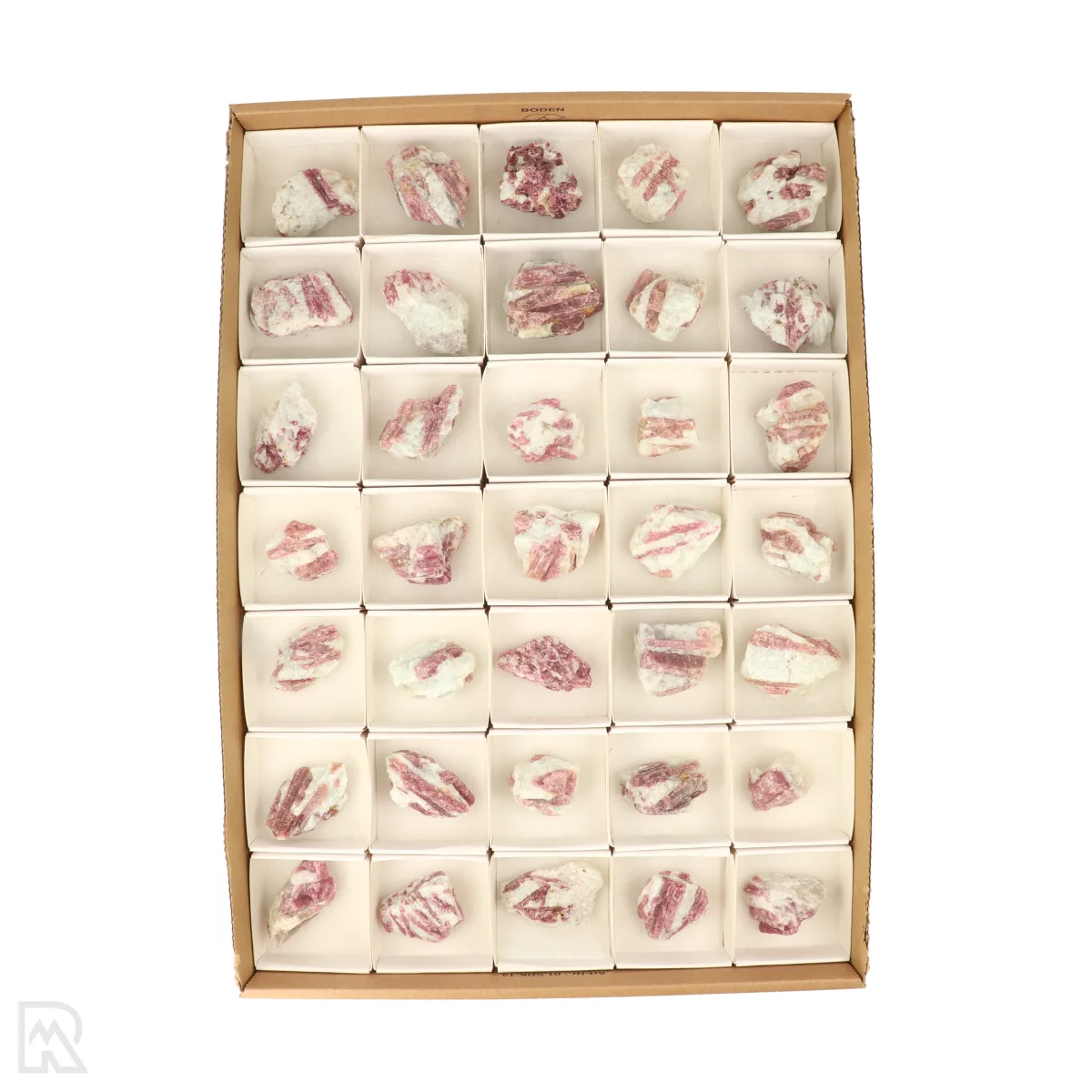 Roze Toermalijn in Albiet Verkoopdoos 1 Roze Toermalijn in Kwarts Verkoopdoos uit Braziliƫ met artikelnummer 22150