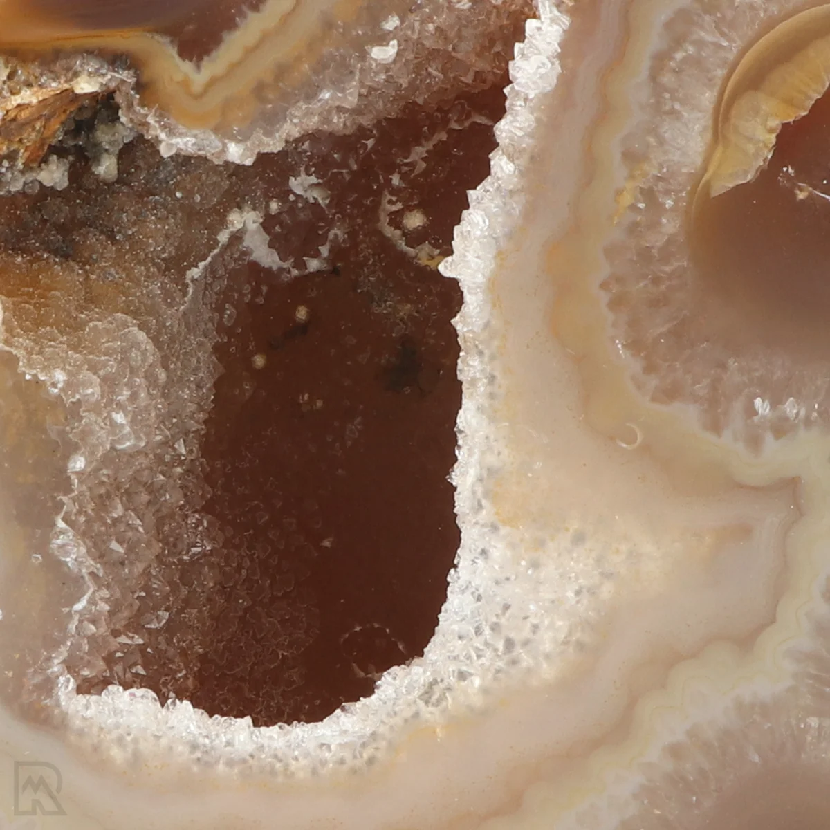 Agaat Geode Cut-base | Q.A 2 Agaat Cut-base uit Braziliƫ met artikelnummer 23086