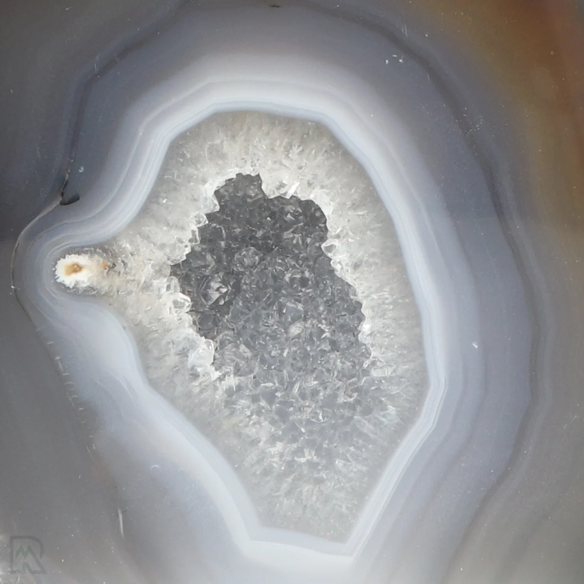Agaat Geode Cut-base | Q.A 2 Agaat Cut-base uit Braziliƫ met artikelnummer 23088