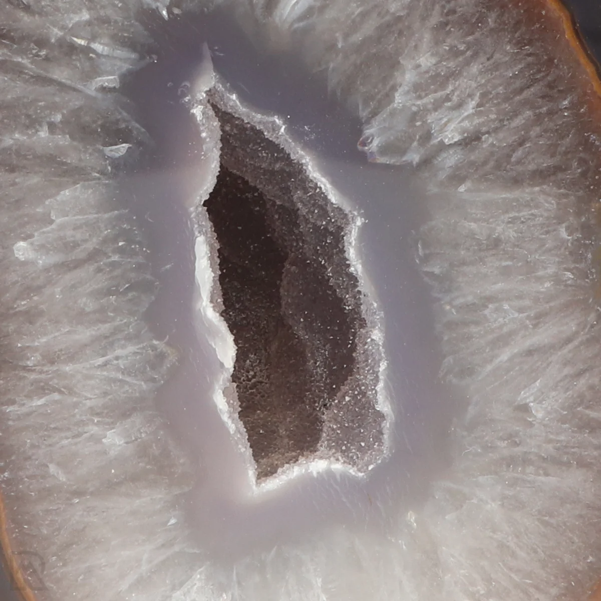 Agaat Geode Cut-base | Q.A 2 Agaat Cut-base uit Braziliƫ met artikelnummer 23097