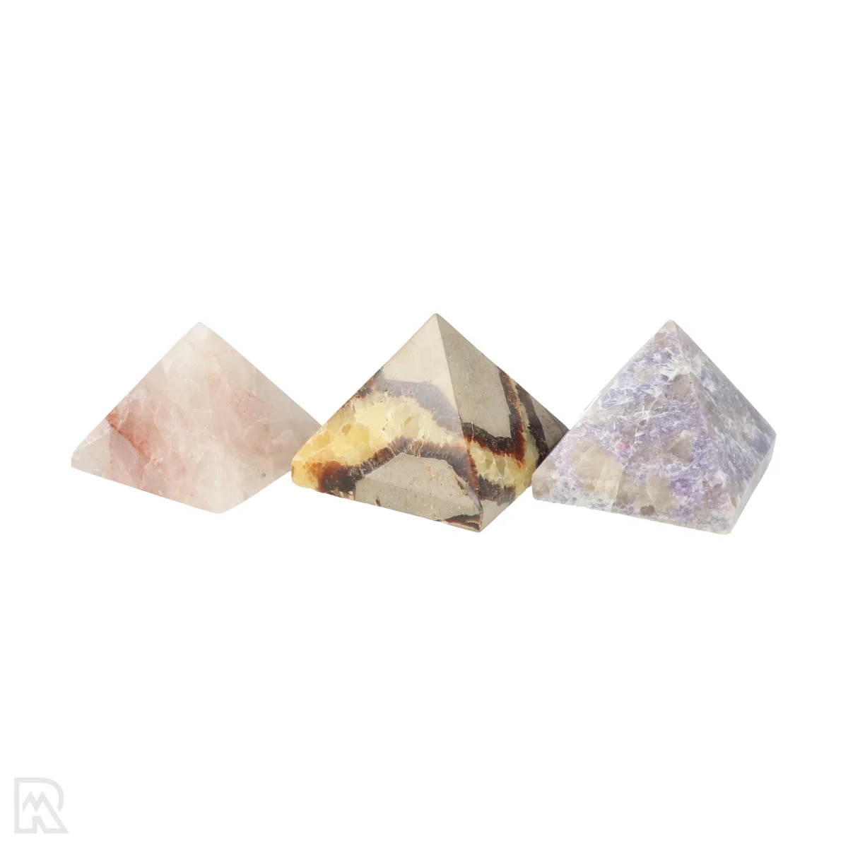 Piramide Set van 3 2 Piramide Set van 3 uit Madagaskar met artikelnummer 23375