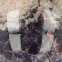 Chevron-Amethyst-Kugel aus China mit der Artikelnummer 23388